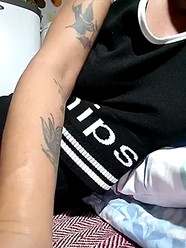 Hotmommax online show from February 2026 07:23:02 PM