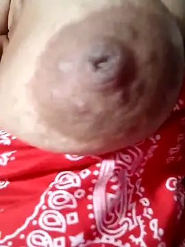 Hotmommax online show from February 2026 07:47:02 PM