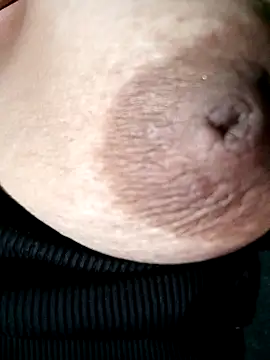 Hotmommax online show from February 2026 08:41:01 PM