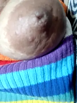 Hotmommax online show from April 2026 10:44:02 PM