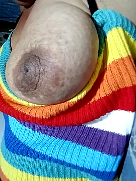 Hotmommax online show from March 2026 08:16:01 PM