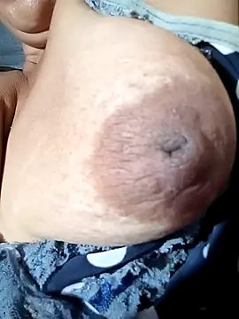 Hotmommax online show from January 2026 07:31:02 PM