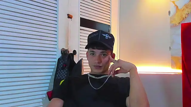 daniscot online show from October 2025 04:00:01 AM