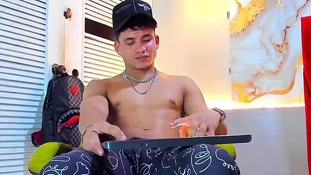 daniscot online show from December 2025 03:51:01 AM