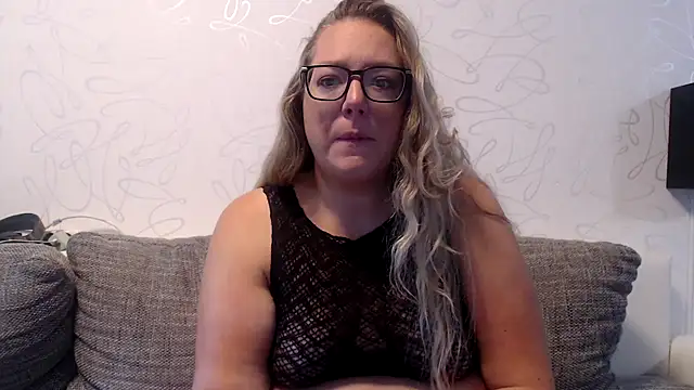 Snapshot of KittyClit chatting on October 2025 06:06:01 AM KittyClit online show from October 2025 06:06:01 AM