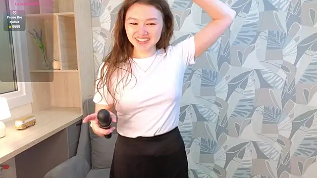 LewisThrone online show from October 2025 03:11:01 PM