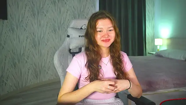 LewisThrone online show from September 2025 04:19:02 AM