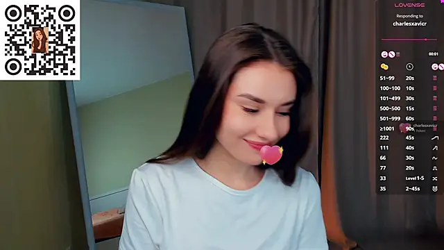 Snapshot of MinaRuzzo chatting on November 2025 05:23:02 AM MinaRuzzo online show from November 2025 05:23:02 AM