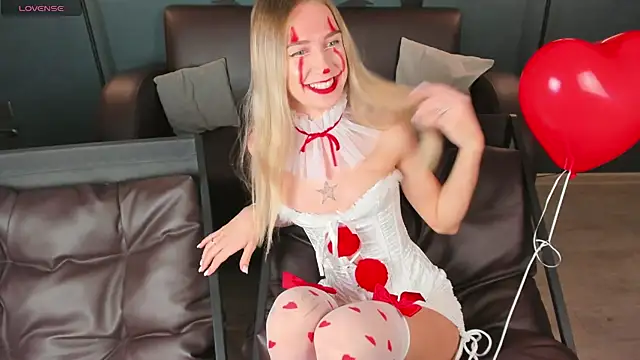 SerenaCrystall online show from October 2025 03:29:02 AM