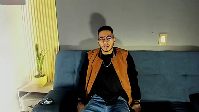 Jaybrown  1 online show from December 2025 09:05:01 PM