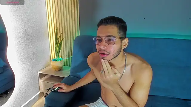 Jaybrown  1 online show from December 2025 08:25:01 PM