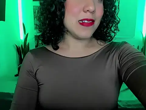 Tinawildd online show from April 2026 05:47:01 PM