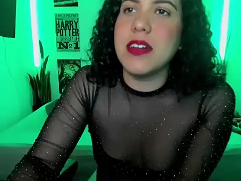 Tinawildd online show from April 2026 06:09:02 PM