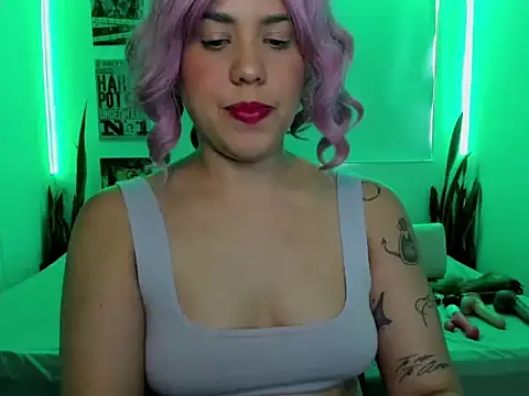 Tinawildd online show from March 2026 06:28:02 PM
