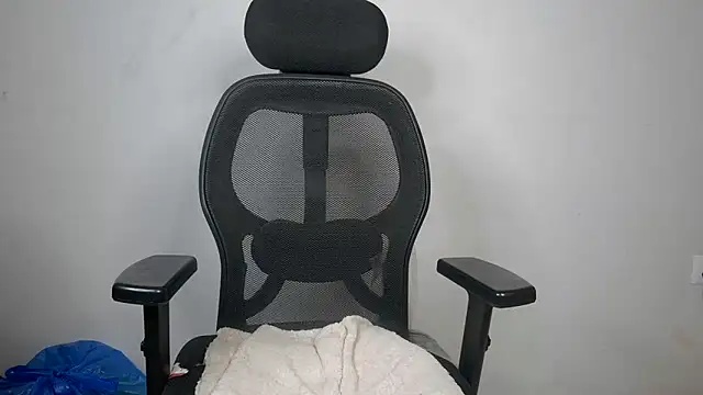 mooonlightbaby online show from April 2026 07:09:01 PM