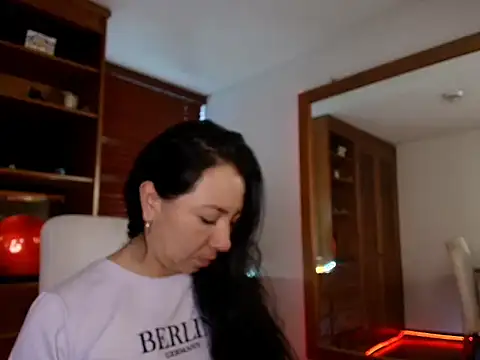 Talia  velvet online show from December 2025 11:32:01 AM