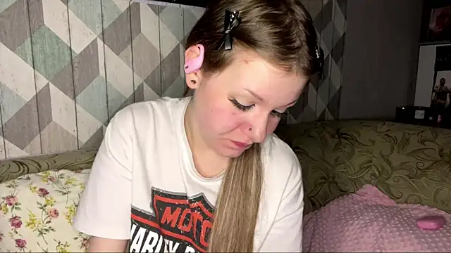 RebelKitsune online show from December 2025 07:04:02 PM