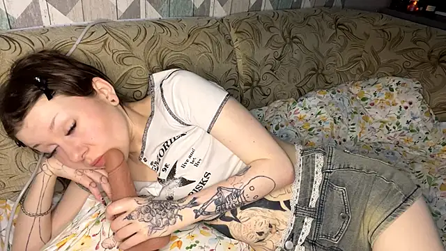 RebelKitsune online show from November 2025 07:19:01 AM