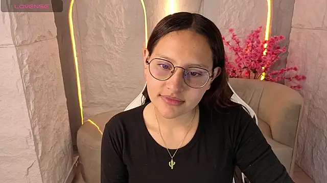 Nyx Tamy Tx  online show from October 2025 01:04:02 PM