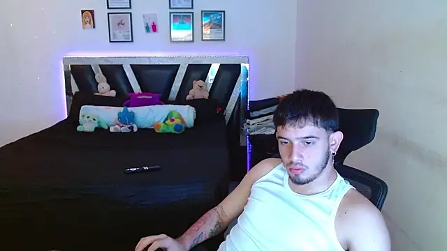 Sebasxxl12 online show from March 2026 04:40:01 PM