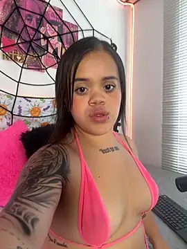 Sussyroxxx online show from October 2025 05:35:02 PM