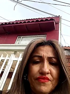 chloe  Jones  online show from November 2025 12:21:02 PM