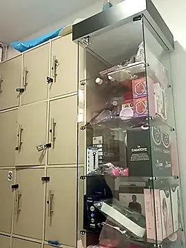 chloe  Jones  online show from November 2025 12:42:01 PM