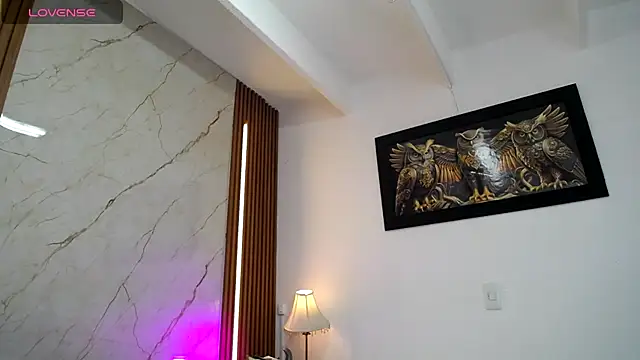 chloe  Jones  online show from October 2025 01:13:02 PM