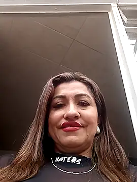 chloe  Jones  online show from October 2025 07:02:01 PM