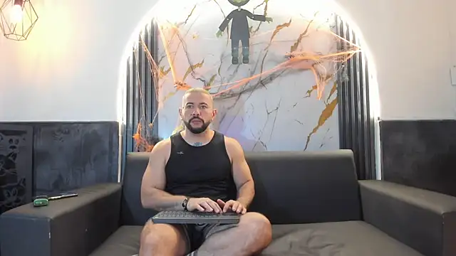 Snapshot of isaac_franko chatting on October 2025 09:05:02 PM isaac franko online show from October 2025 09:05:02 PM