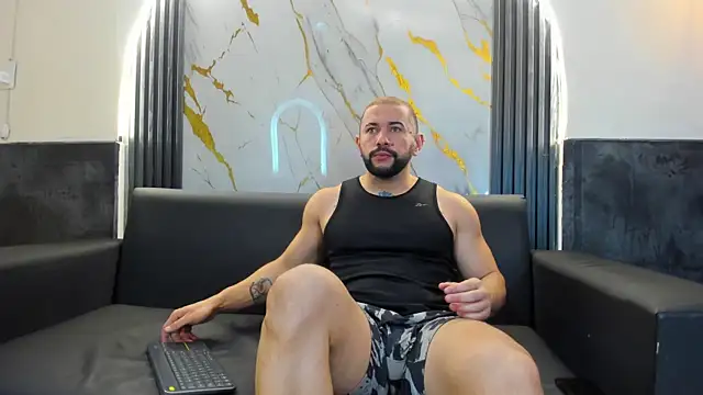 Snapshot of isaac_franko chatting on November 2025 09:08:02 PM isaac franko online show from November 2025 09:08:02 PM