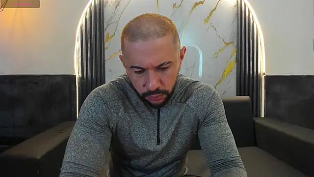 Snapshot of isaac_franko chatting on November 2025 09:09:02 PM isaac franko online show from November 2025 09:09:02 PM