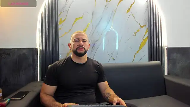 Snapshot of isaac_franko chatting on November 2025 09:18:01 PM isaac franko online show from November 2025 09:18:01 PM