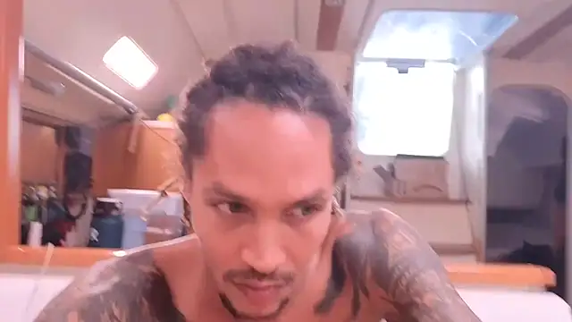 Snapshot of Monk_and_Mia chatting on November 2025 01:15:02 PM Monk and Mia online show from November 2025 01:15:02 PM