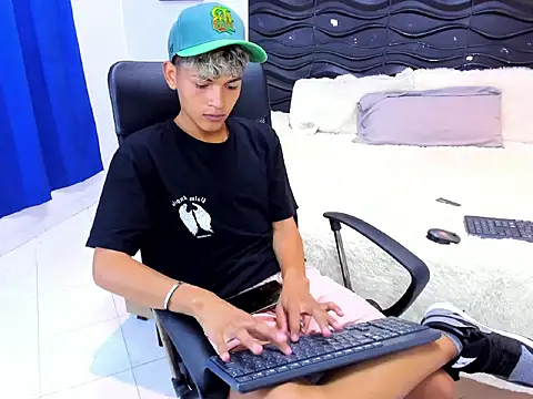 Sammy Millers online show from November 2025 05:39:02 PM