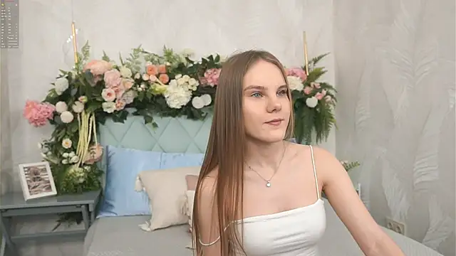 Lili Lohan online show from March 2026 05:03:02 AM