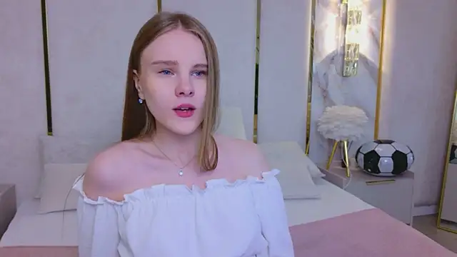Lili Lohan online show from July 2026 05:08:02 AM