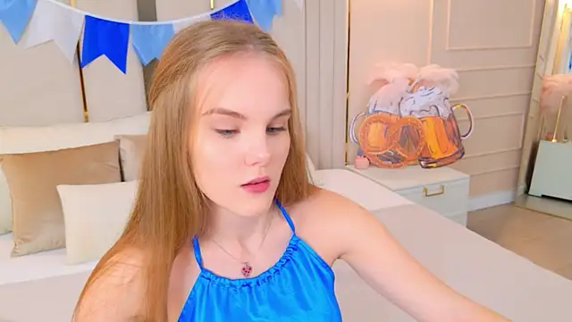 Lili Lohan online show from October 2025 05:03:02 PM
