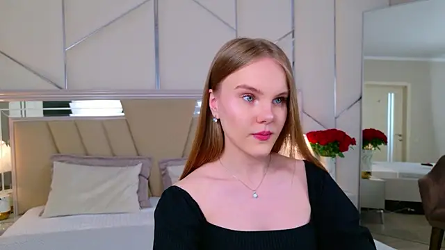 Lili Lohan online show from June 2026 05:01:01 AM