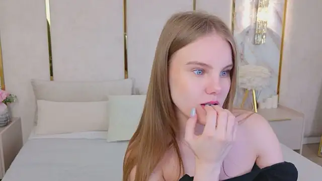 Lili Lohan online show from July 2026 05:05:02 AM
