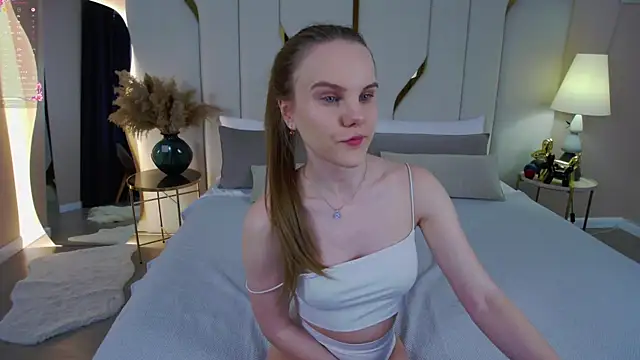 Lili Lohan online show from January 2026 07:12:01 PM