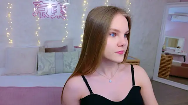 Lili Lohan online show from April 2026 05:08:02 AM