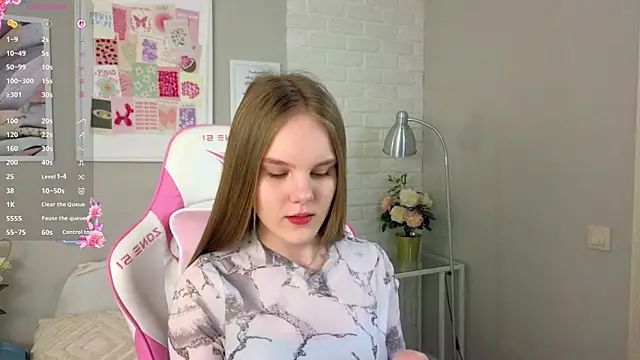 Lili Lohan online show from April 2026 05:03:01 AM