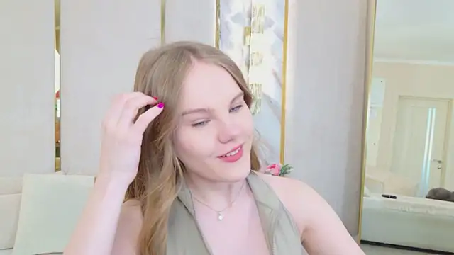 Snapshot of Lili_Lohan chatting on May 2026 05:02:01 AM Lili Lohan online show from May 2026 05:02:01 AM