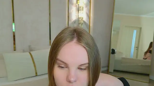 Lili Lohan online show from July 2026 05:08:01 AM