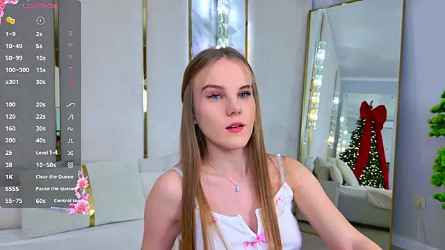 Lili Lohan online show from November 2025 05:02:01 PM