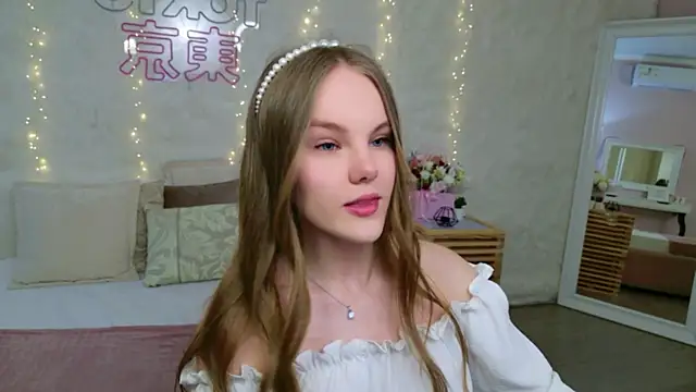 Lili Lohan online show from April 2026 05:21:02 AM