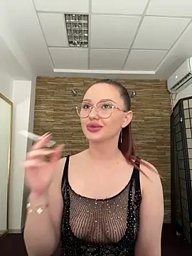 Lunna Squirt online show from October 2025 07:44:02 PM