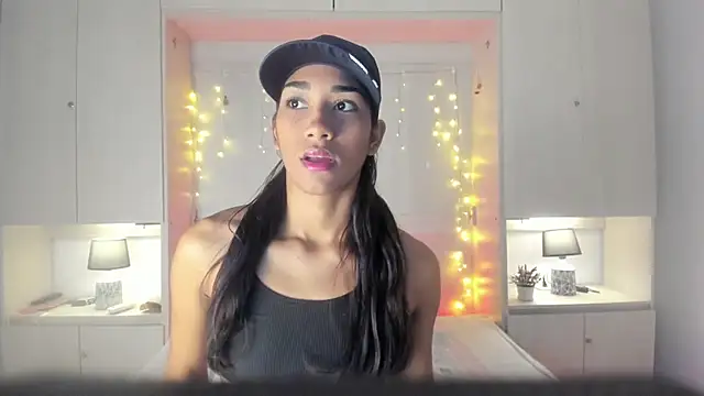 AnahiCollins online show from April 2026 11:28:02 AM