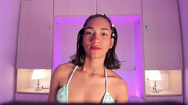 AnahiCollins online show from April 2026 12:12:02 PM